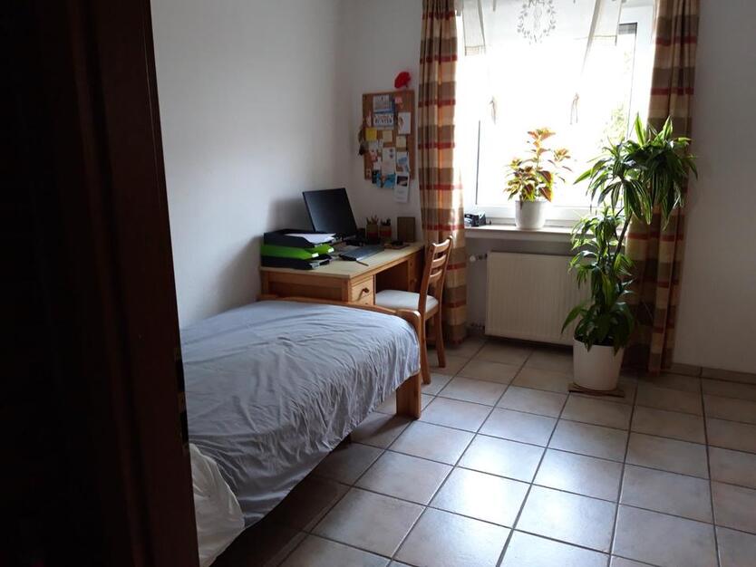 Gepflegte 3-Zimmerwohnung - Bettrath inkl. Balkon, Garage, EBK.