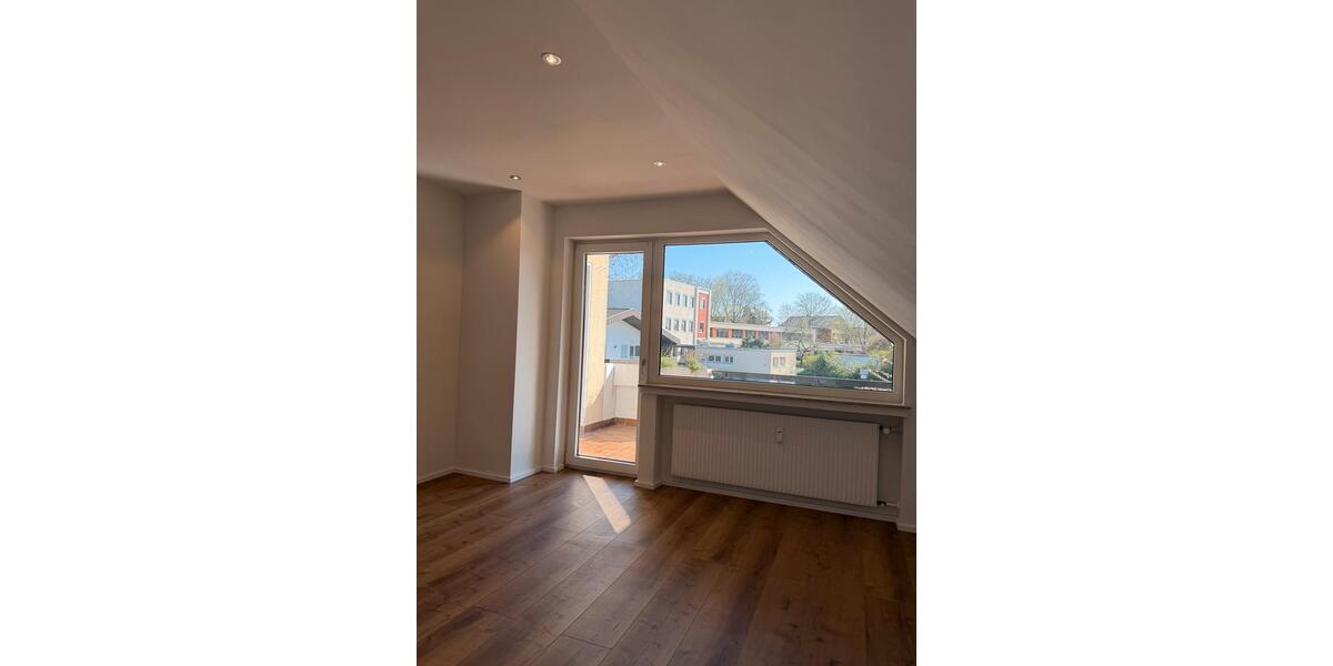 Dachgeschoßwohnung Langenfeld (Rheinland) - 3 Zimmer, 87 m&sup2;, 1.200&euro; | Angebot:26301690