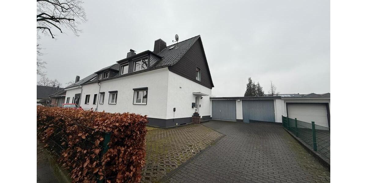Doppelhaushälfte Leverkusen - 4 Zimmer, 135 m&sup2;, 2.350&euro; | Angebot:26041628