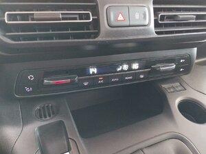 Opel Combo Life 1.2 Edition Kam SHZ LHZ DAB Navi Tempo 58.529 km 18.888 € HAAN 42781