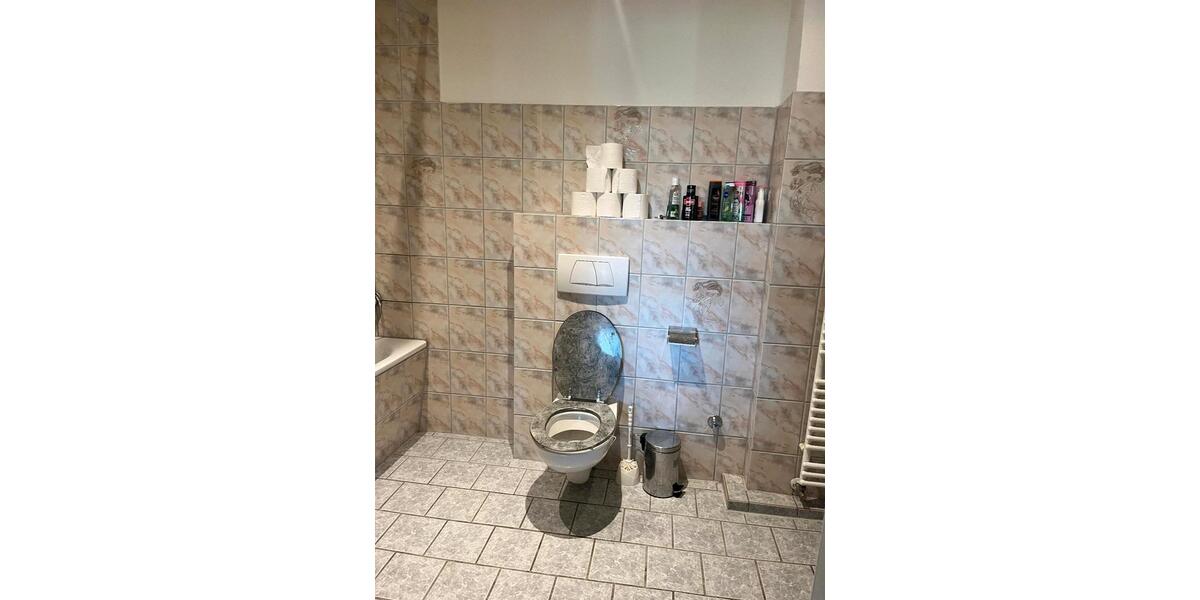 Helle 66m² Wohnung mit Gartenmitbenutzung DG st. Töniser str. 2.5 zimmer