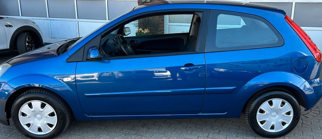 Ford Fiesta 64.000 km 3.299 &euro; Neuss 41466