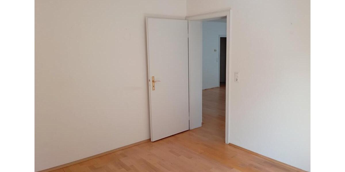 Etagenwohnung Düsseldorf Stadtbezirk 3 - 3 Zimmer, 68 m&sup2;, 300.000&euro; | Angebot:27257391