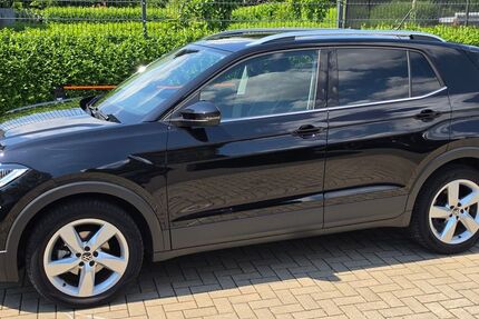 VW T-Cross 25.700 km 22.499 &euro; Düsseldorf 40221