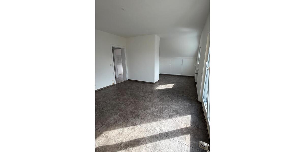 Etagenwohnung Remscheid - 3 Zimmer, 72 m&sup2;, 900&euro; | Angebot:26296332