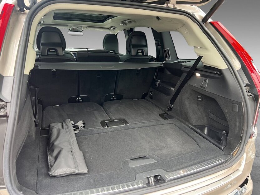 Volvo XC90 T8 Plus Bright AWD H&K Pano Kamera 7-Sitzer 9.987 km 43.900 € Wuppertal 42327
