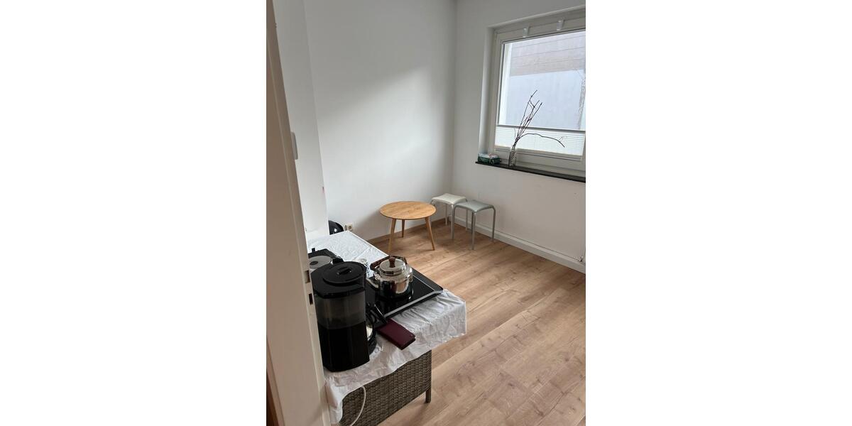 Wohnung zu vermieten, zwei Zimmer 55 m² Kü+Whz+Schlz+Bad 2 zimmer
