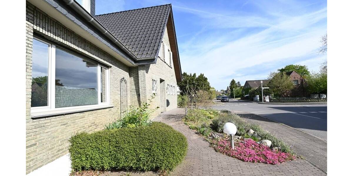 Einfamilienhaus Krefeld Traar - 6 Zimmer, 228 m&sup2;, 795.000&euro; | Angebot:26455149