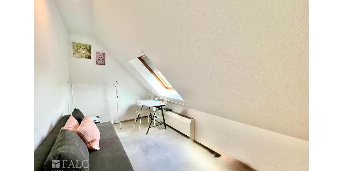 Möblierte Maisonette-Wohnung mit Balkon & TG in Düsseldorf-Unterrath 3 zimmer