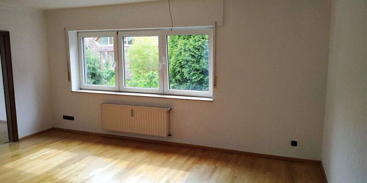 Etagenwohnung Krefeld Hüls - 2 Zimmer, 74 m&sup2;, 850&euro; | Angebot:25760379