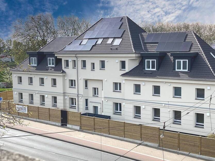 Top-Wohnung im 1. OG mit Balkon, energetisch kernsaniert