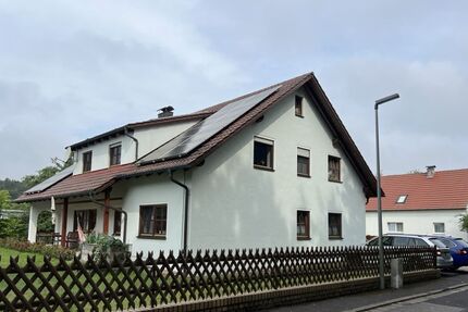 helle 4 Zi Whg mit gr. Balkon und EBK in Köfering