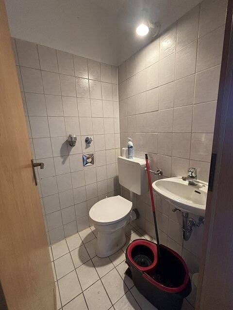 Große leerstehende 3,5 Zi.- Wohnung in ruhiger Top-Lage mit großem Balkon und Garage