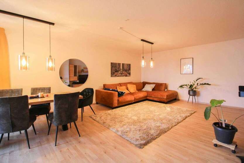 Wohnung zum Kaufen in Düsseldorf 290.000 € 80.51 m²