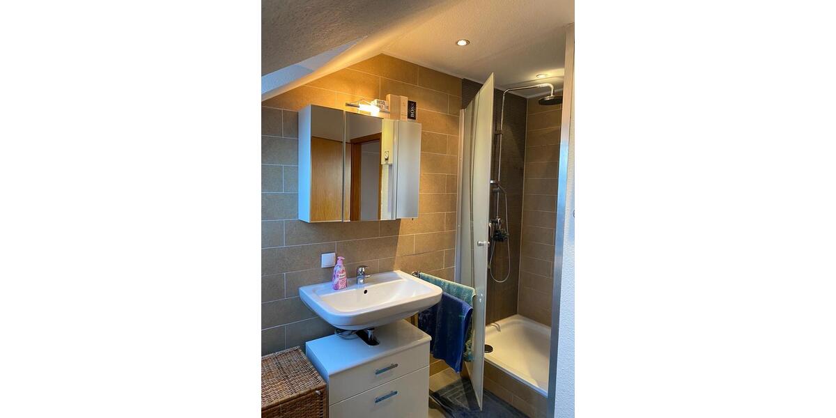 Dachgeschoßwohnung Hilden - 3 Zimmer, 58 m&sup2;, 193.000&euro; | Angebot:27449140