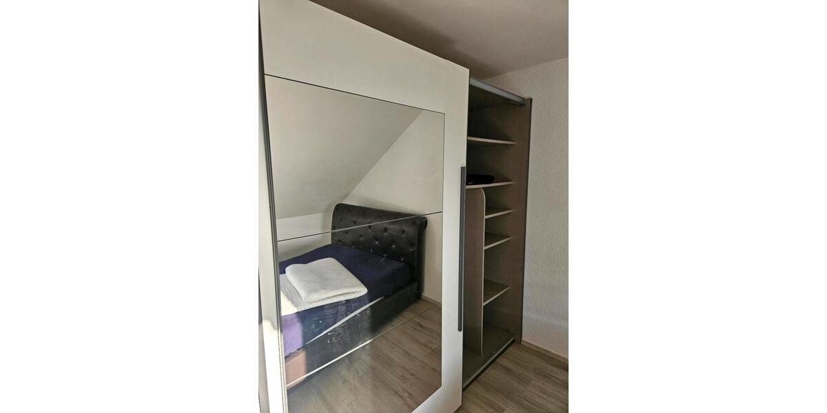 Dachgeschoßwohnung Remscheid Reinshagen - 3 Zimmer, 75 m&sup2;, 650&euro; | Angebot:25368080