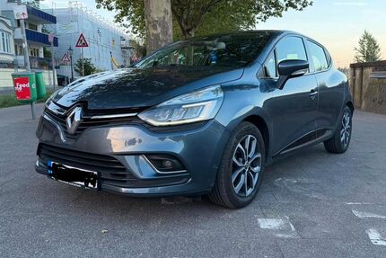 Renault Clio 142.000 km 6.490 &euro; Düsseldorf 40549