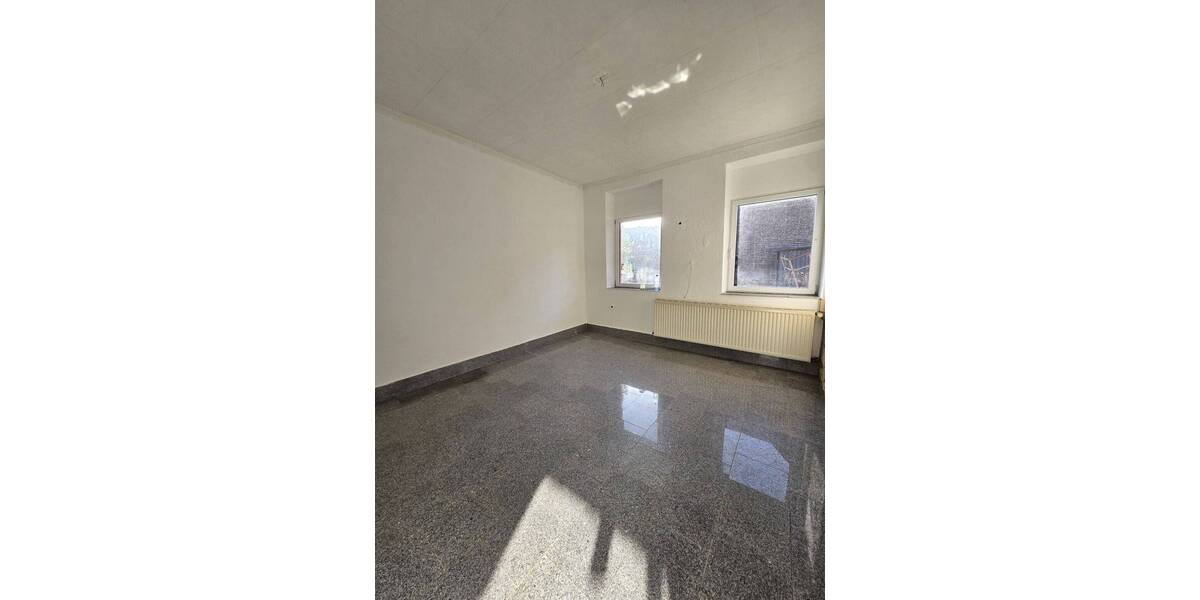 Etagenwohnung Mönchengladbach Rheydt - 4 Zimmer, 85 m&sup2;, 140.000&euro; | Angebot:26249977
