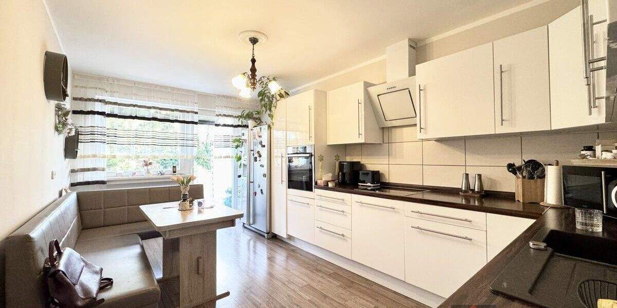 Sonnige Eigentumswohnung mit zwei Balkonen und großer Terrasse in Düsseldorf-Eller 3 zimmer