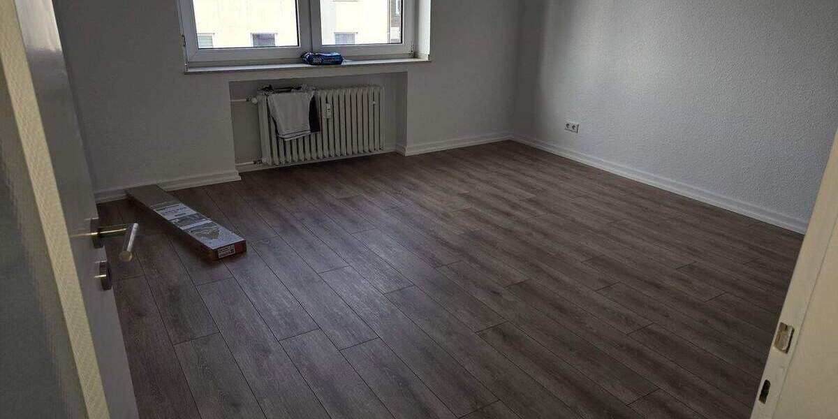 Etagenwohnung Düsseldorf Rath - 3 Zimmer, 92 m&sup2;, 1.250&euro; | Angebot:25141160