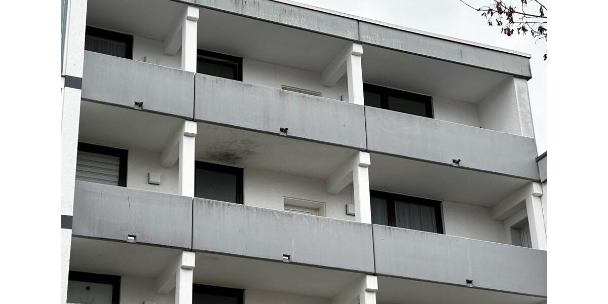 Kernsanierte 2 ZKB Balkon OG oben mit Balkon und Stellplatz 2 zimmer