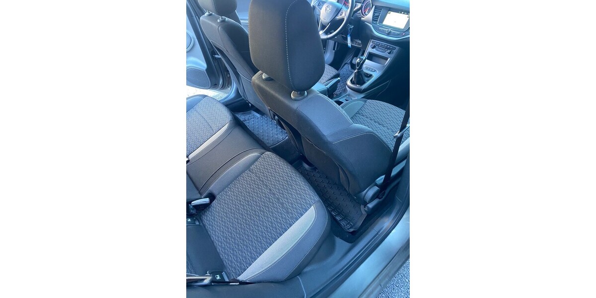 Opel Astra K Sports1.5CDTI.NAVI.VOLL-LED.PDC.11/20 108.000 km 6.990 &euro; Hilden 40721