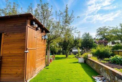 Familienfreundliches Zweifamilienhaus mit schönem Gartenparadies 6 zimmer