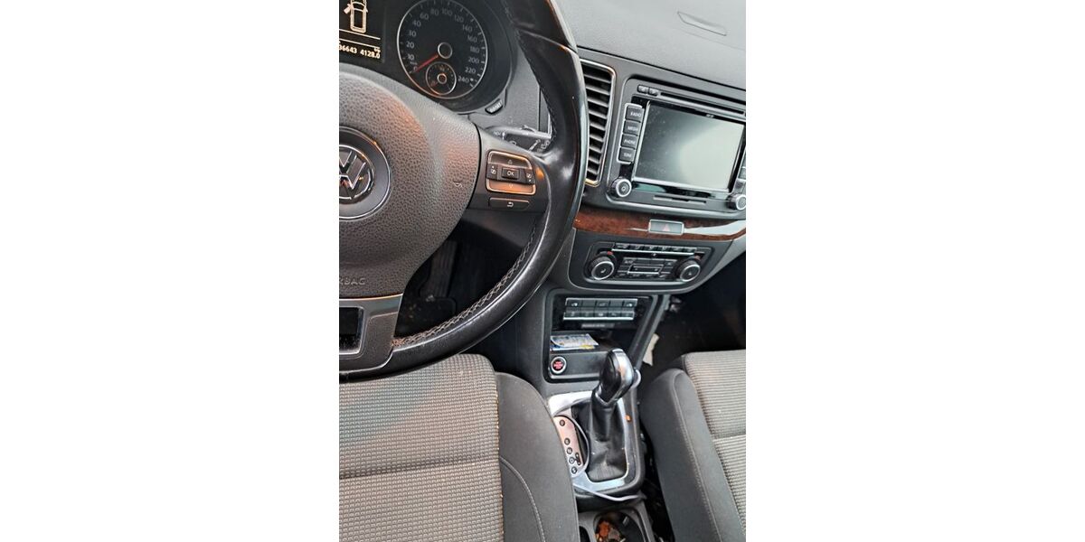 VW Sharan 236.643 km 9.500 &euro; Neuss 41460