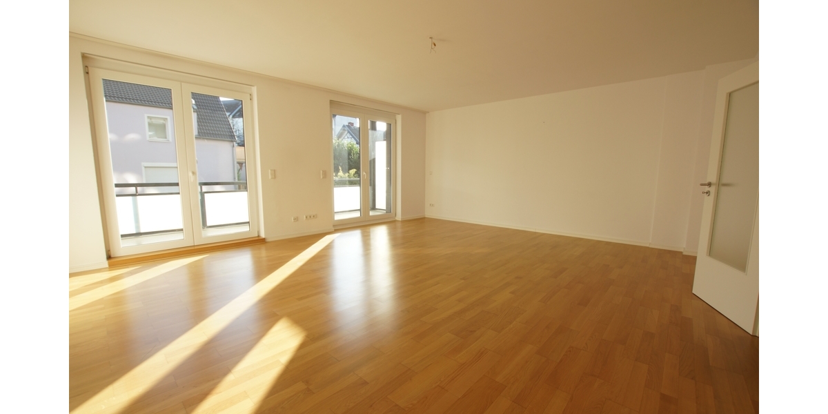 Moderne und großzügige 5 Zimmer-Wohnung über zwei Etagen mit separatem Eingang und Einbauküche - Maisonettenwohnung Düsseldorf Heerdt | Angebot:27313431