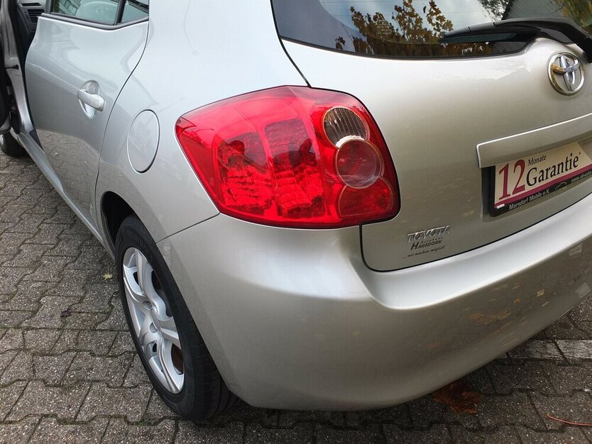 Toyota Auris 1.6i SOL ALLE INSPEKTIONEN GARAGENWAGEN 174.885 km 5.704 € Köln 50858