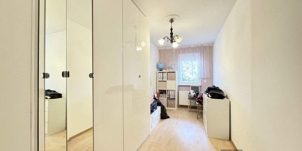 Sonnige Eigentumswohnung mit zwei Balkonen und großer Terrasse in Düsseldorf-Eller 3 zimmer