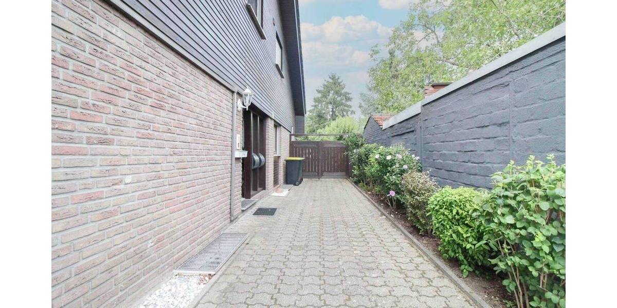 Top gepflegtes 2-Familienhaus in ruhiger Lage mit schönem Grundstück 8 zimmer