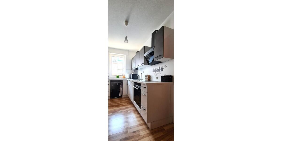 Helle, frisch renovierte 3-Zimmer-Wohnung, großer Balkon in Zons 3 zimmer