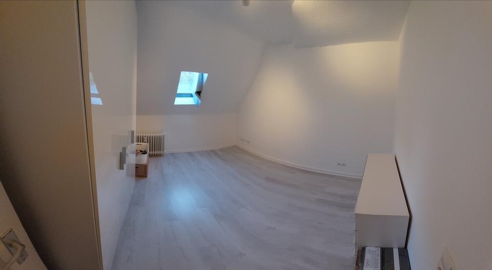 Schöne Dachgeschosswohnung nahe Solingen HbF 3 zimmer