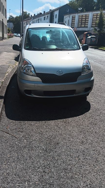 Yaris