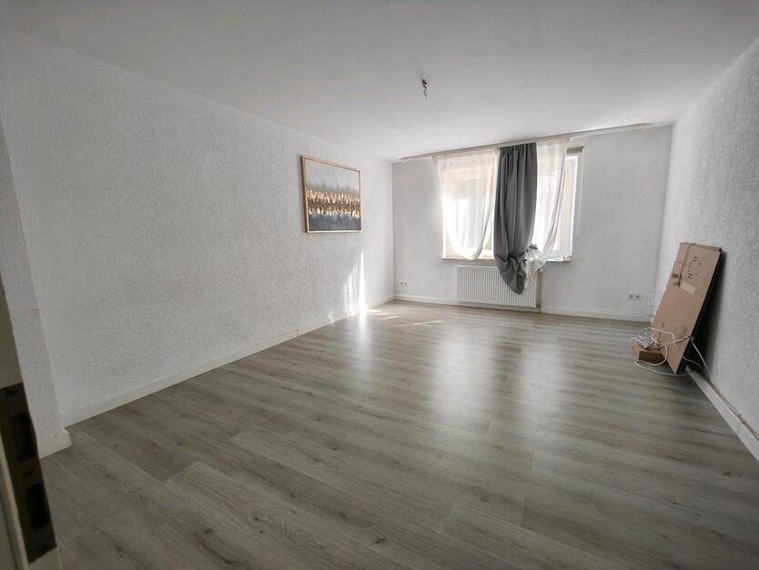 PRIVAT - Zentrale renovierte Wohnung mit Balkon in Elberfed