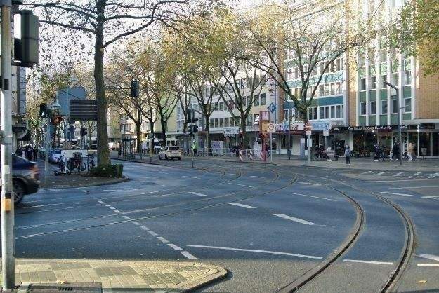 Citylage Mülheim-Mitte Wohn-und Geschäftshaus-Mehrfamilienhaus mit 11 Wohnungen und zwei Gewerbeeinheiten 2 zimmer