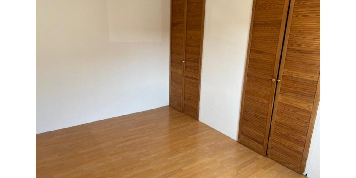 Schöne Zwei-Zimmer-Wohnung mit 44 m² in Lierenfeld (Höherweg) zimmer