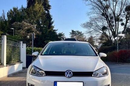 VW Golf 112.920 km 9.400 &euro; Düsseldorf 40593