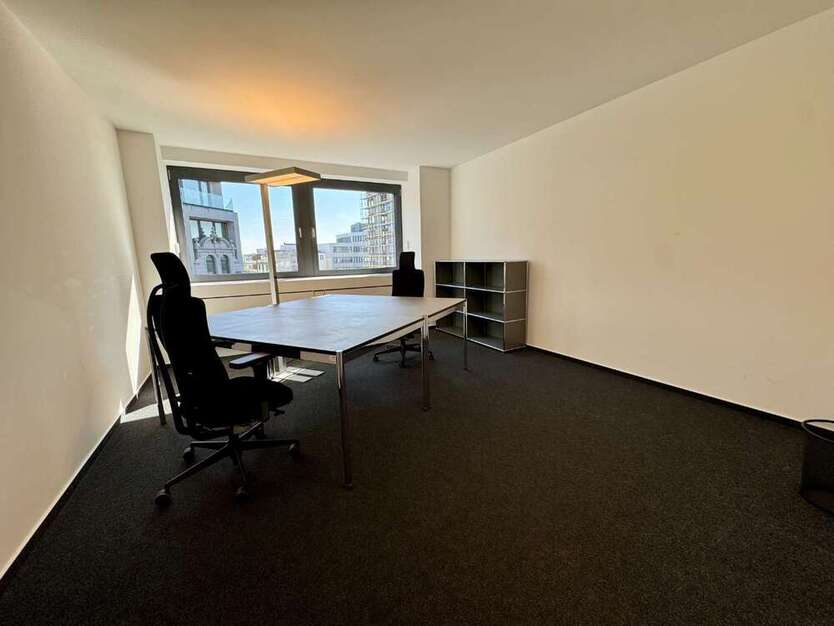 Büro in Düsseldorf 1.690 € 33 m²