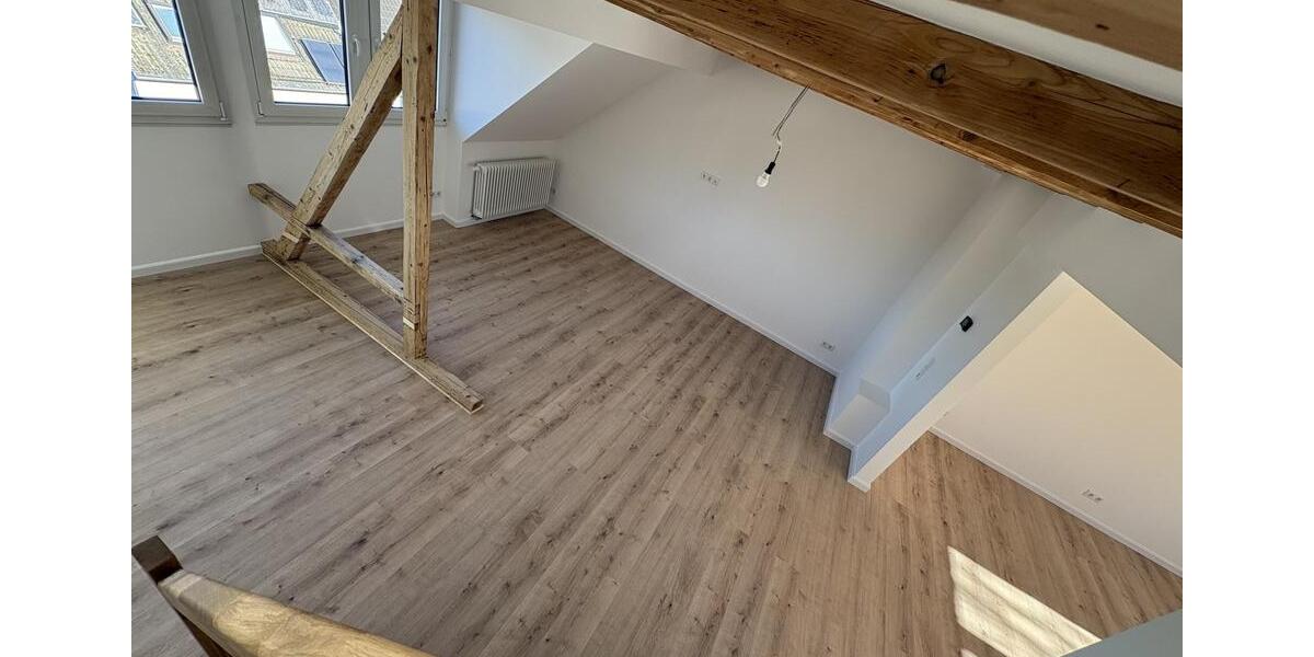 Dachgeschoßwohnung Düsseldorf Pempelfort - 3 Zimmer, 85 m&sup2;, 1.715&euro; | Angebot:25718773