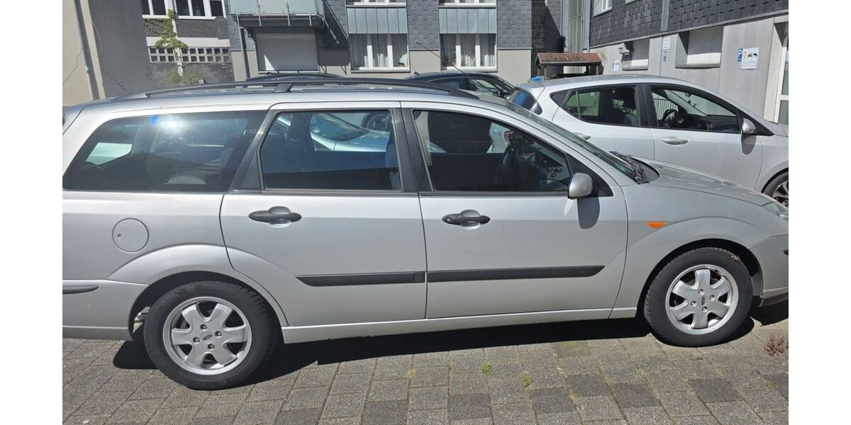 Ford Focus 115.709 km 2.800 &euro; Oberhausen 46047