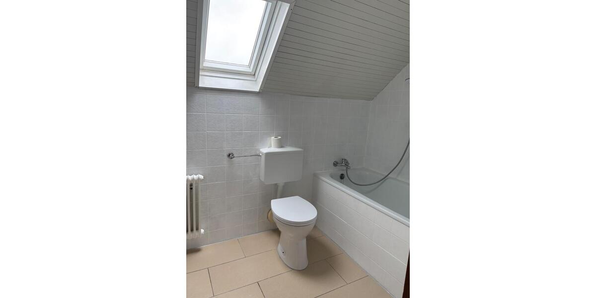 Reihenhaus Grevenbroich - 7 Zimmer, 170 m&sup2;, 1.700&euro; | Angebot:25647269