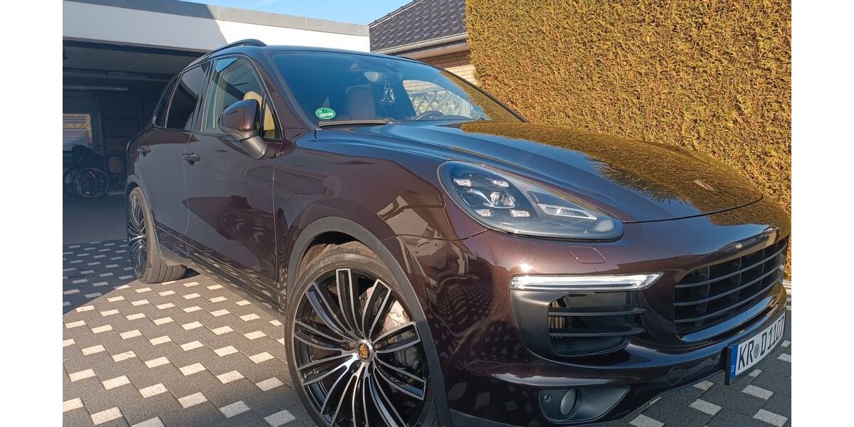 Porsche Cayenne 273.500 km 21.990 &euro; Krefeld 47804