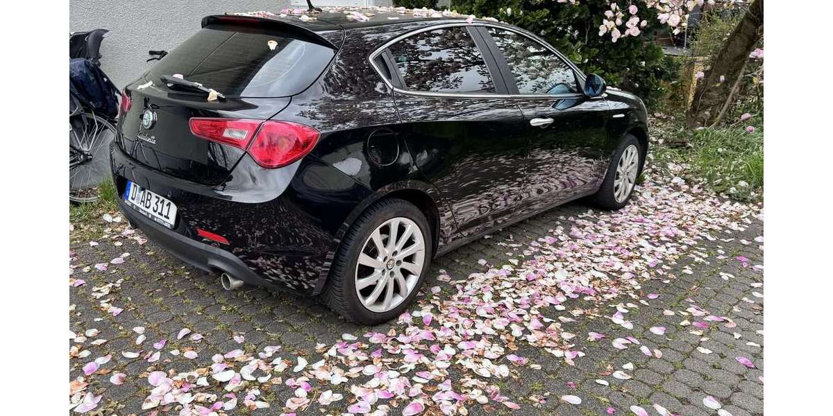 Alfa Romeo Giulietta 247.000 km 6.000 &euro; Düsseldorf 40597