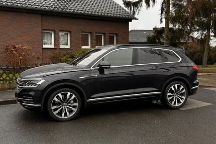 VW Touareg 29.651 km 51.000 &euro; Leverkusen 51371