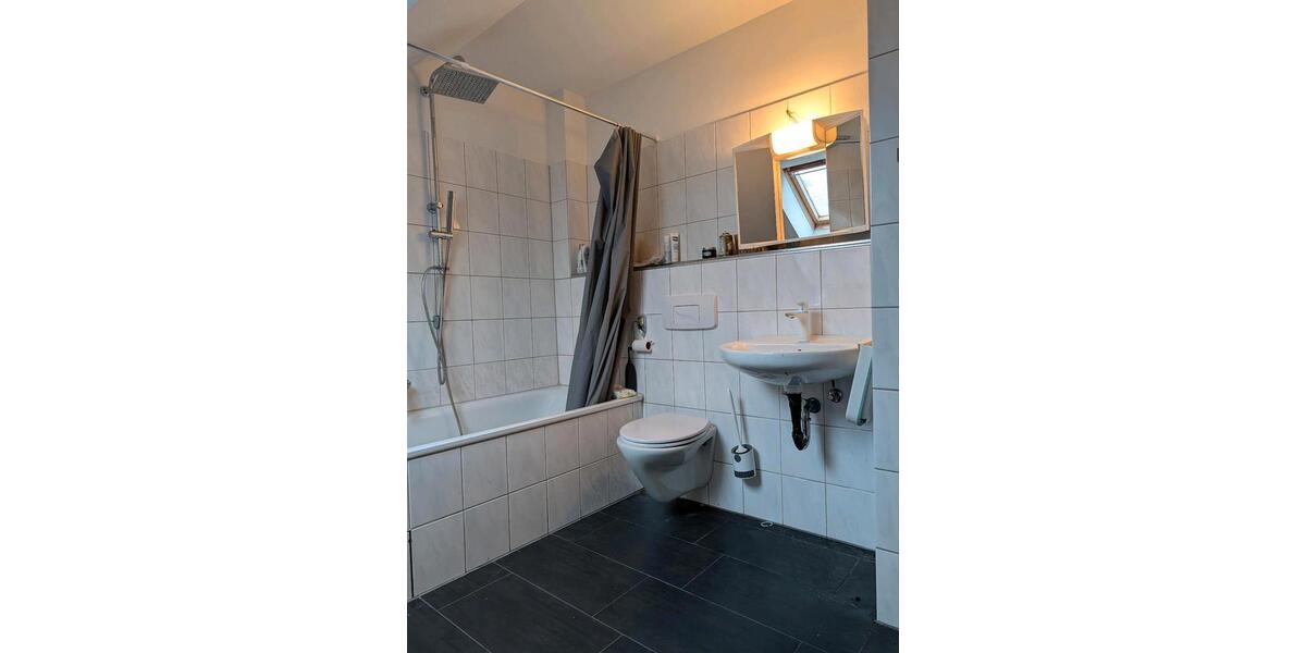 Gemütliche 2,5-Zimmer-Dachgeschosswohnung ab 20. Februar frei 2.5 zimmer