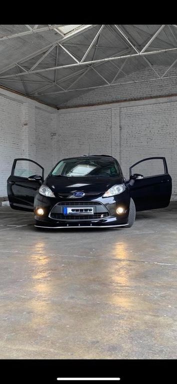 Ford Fiesta 158.000 km 5.300 € Solingen 42659
