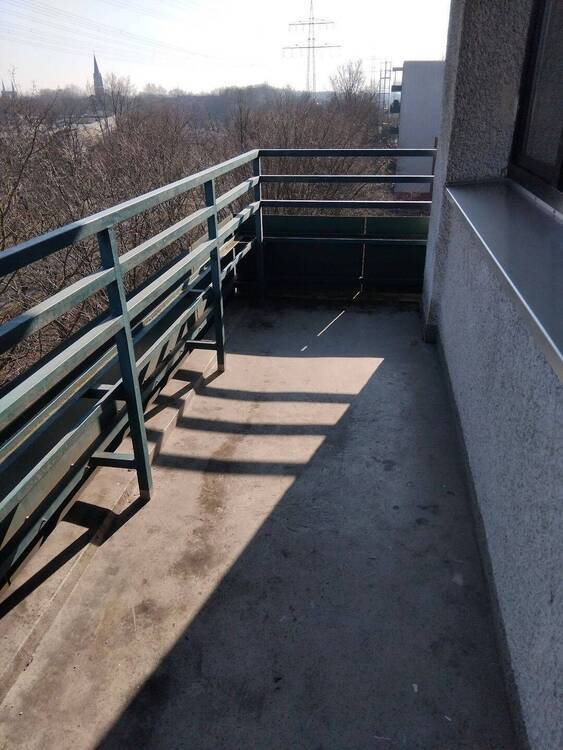 Komplett sanierte 2 Zimmer Wohnung mit Balkon in Gelsenkirchen zu vermieten