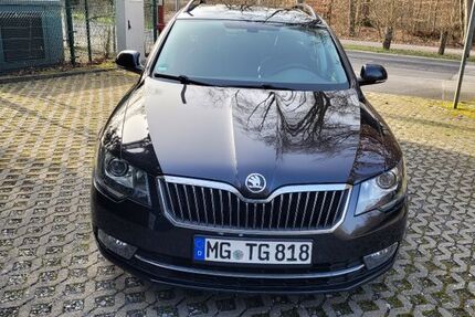 Skoda Superb 181.000 km 9.900 &euro; Mönchengladbach 41065